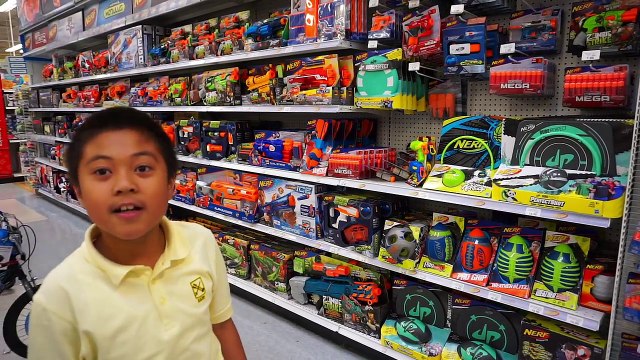 TOYSRUS SHOPPING FOR NERF GUNS | Blast Minigun | Halo Dart Blaster | Nerf Dart Pistol