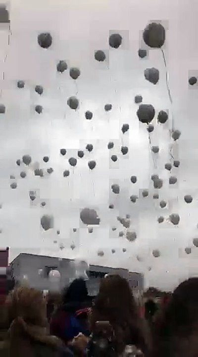 Lâcher de ballons en hommage à Timothé et Jules