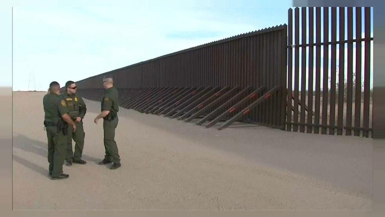 Trump's immigration plan angers 'Dreamers' supporters