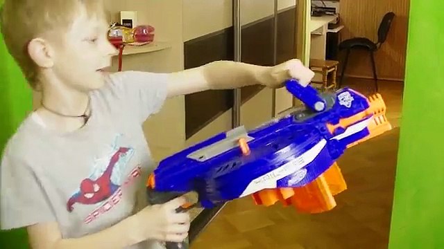 НЕРФ Война за ПЛАНШЕТ. Вредные мальчишки РАЗБИЛИ ПЛАНШЕТ NERF WAR Брос Шоу