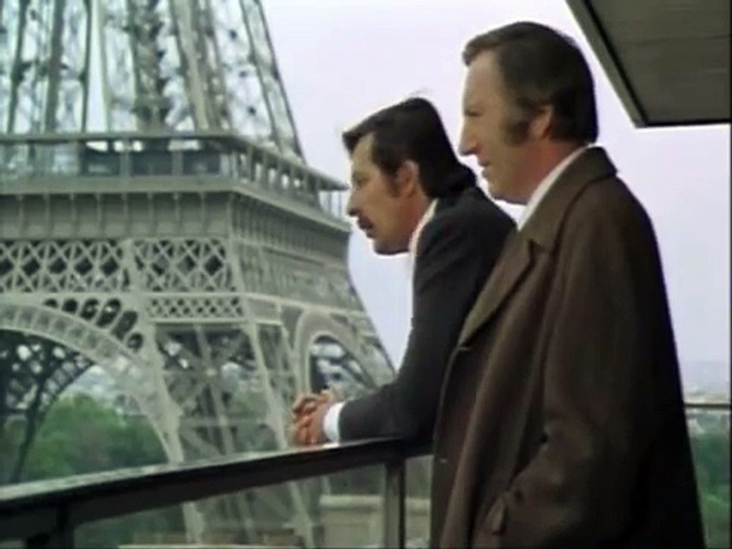 Jean Rochefort dans "Le Grand Blond avec une chaussure noire" - Vidéo  Dailymotion