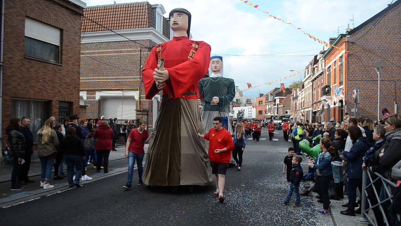 Le cortège de la fête des Louches