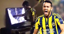 Fenerbahçeli Josef de Souza, Televizyonunu Kıran Taraftara Yenisini Gönderdi