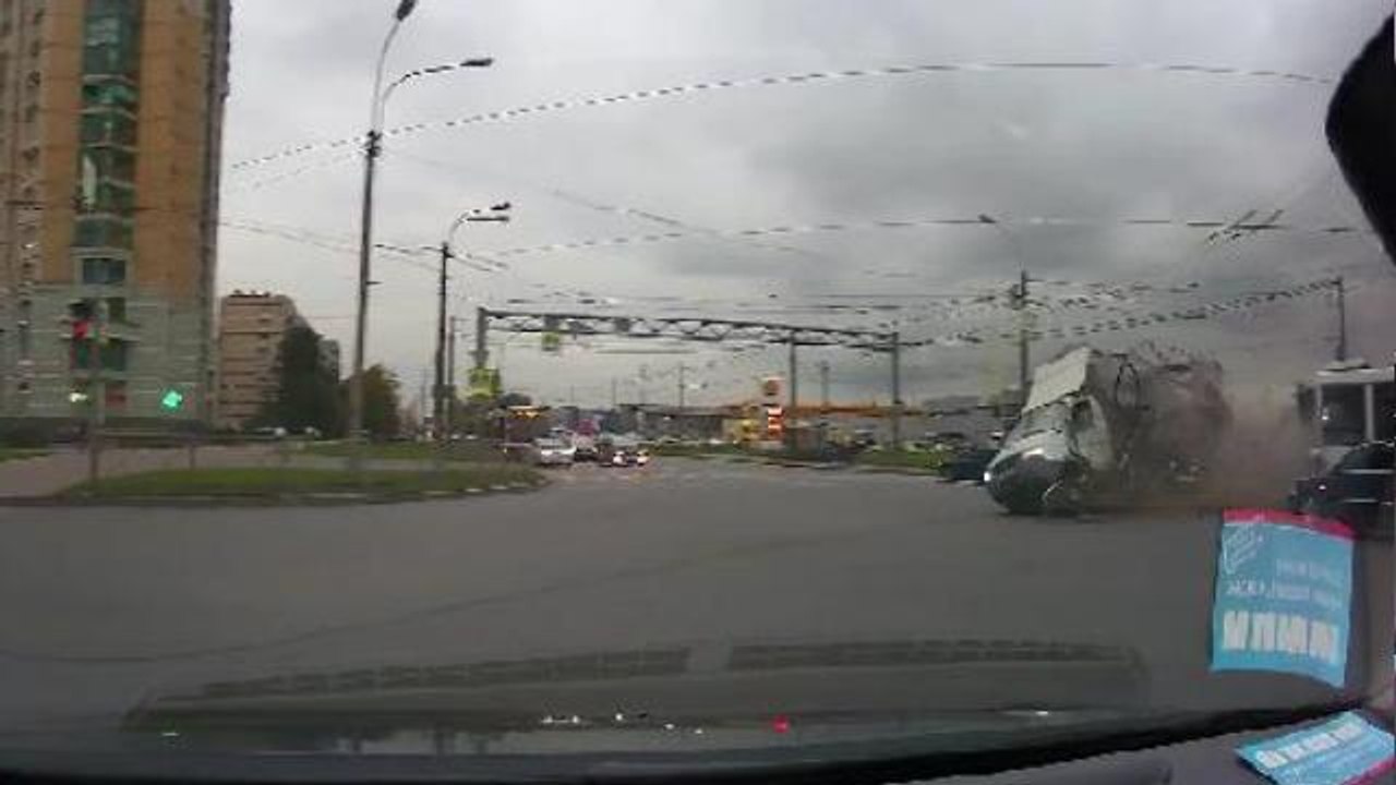 Compilation d'accidents de voitures en HD n°2 et ??? #A vous de voir#