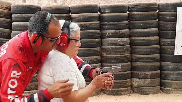 Mulheres cada vez mais armadas contra a violência no Espírito Santo