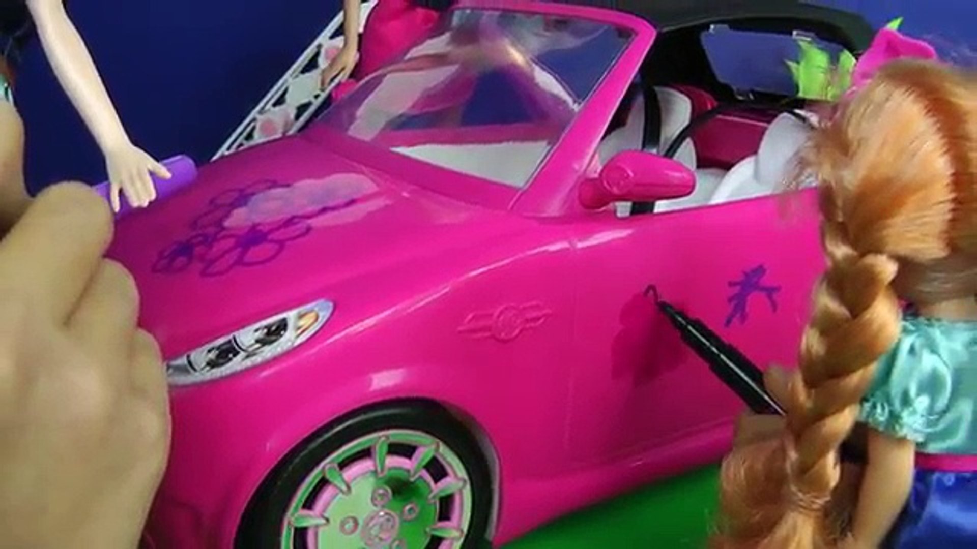 muddy car elsa and anna