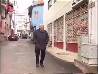 Üvey annesini vurmaya çalışırken friendly fire yapıp babasını vuran eleman