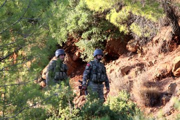 Muğla'da Kaçan 2 Teröristten Biri, Kıstırıldığı Evde Kendini Patlattı