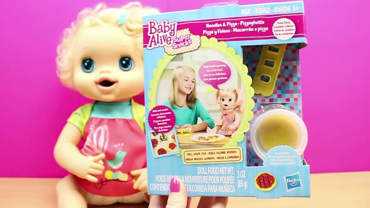 La Bebé Baby Alive Clara come pizza y pasta y hace popó de colores | Comiditas Baby Alive