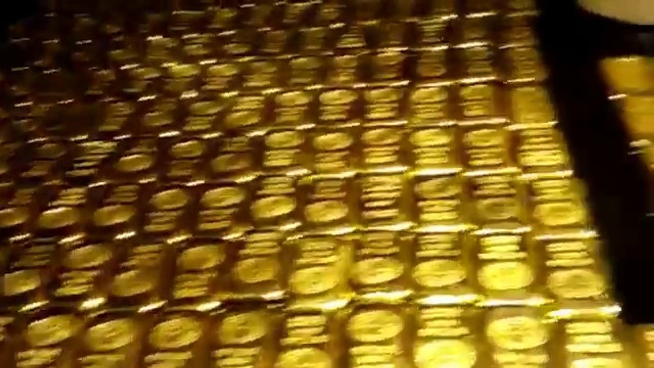 تهريب حقيبة من الدهب