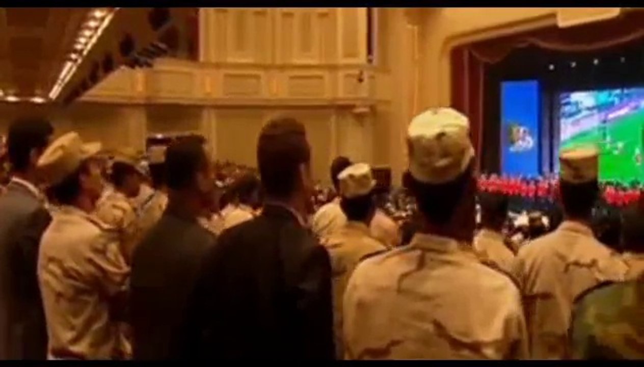 الاحتفال بتأهل منتخب مصر لكأس العالم مع السيسي _ شاهد ماذا حدث؟