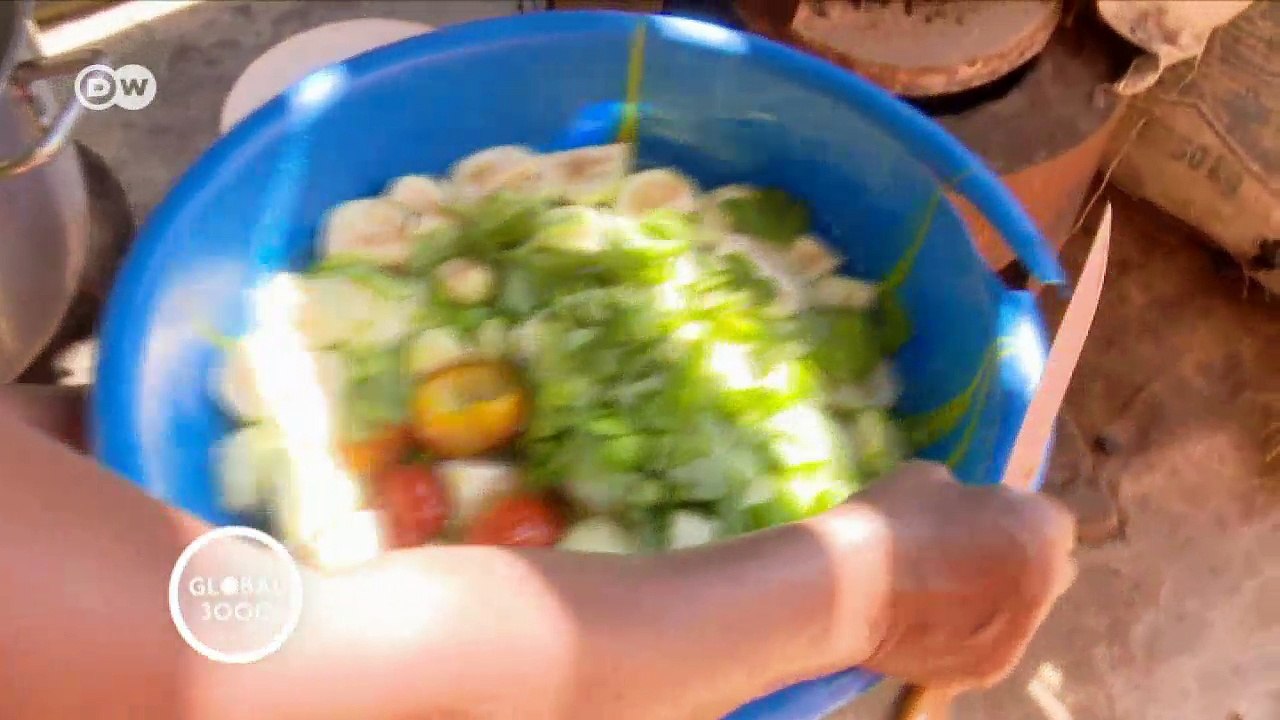 Typischer Snack aus Principe: Fischeintopf | DW Deutsch