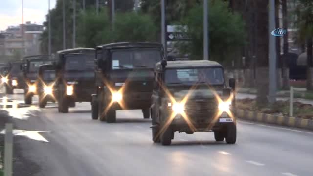 Sınıra Askeri Sevkiyat Sürüyor