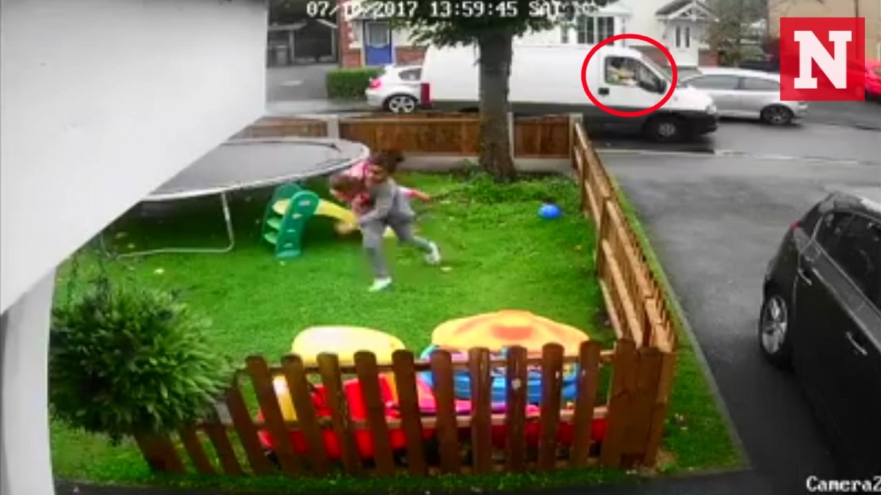 'Suspicious' van driver offers doughnuts to three little girls