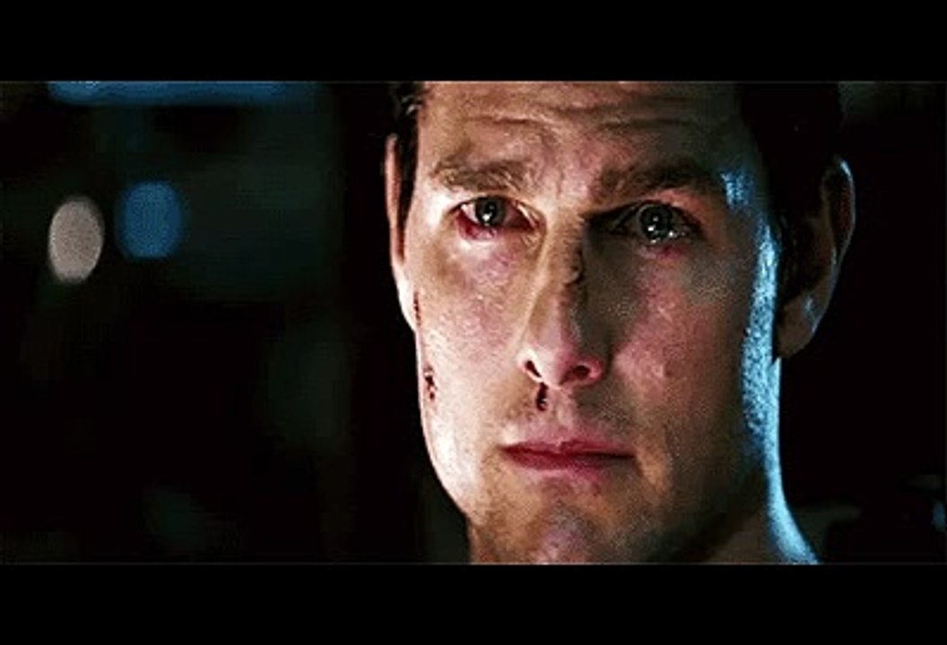 esta bien llorar en el trabajo_gif
