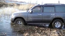 Lexus LX 470, Land Cruiser 100, Lada 4x4, Suzuki Escudo. Утопили немного Эскудика.