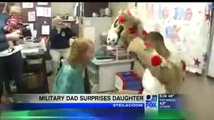 Military Dad Surprises Daughter in Class