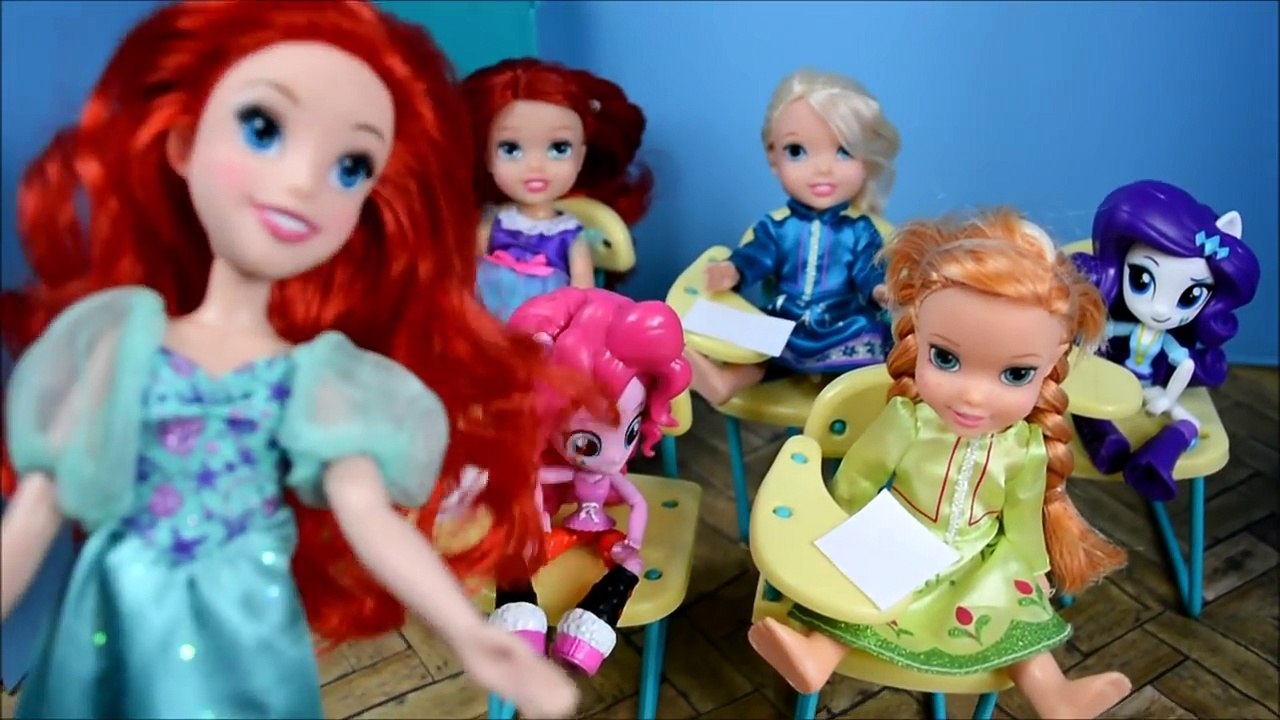 Elsa And Anna Toddlers Go To School For ART CLASS - toddler anna and elsa