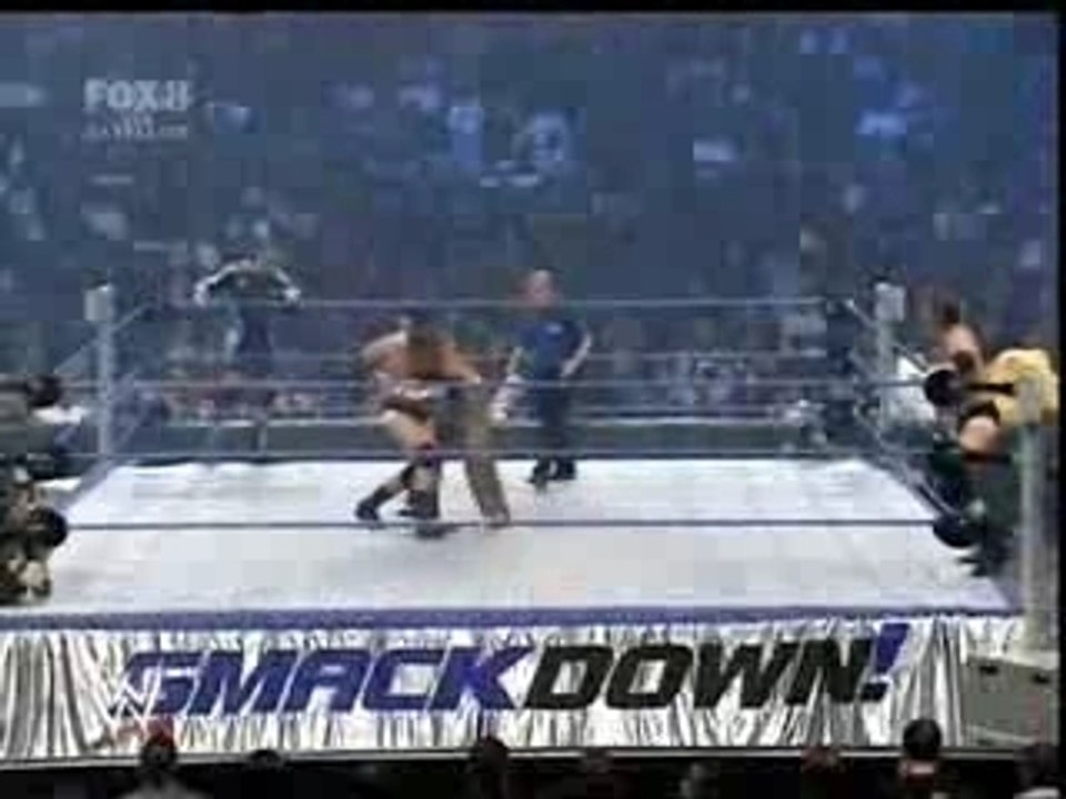 SmackDown 09 11 07 The Major Brothers Vs Matt Hardy & MVP