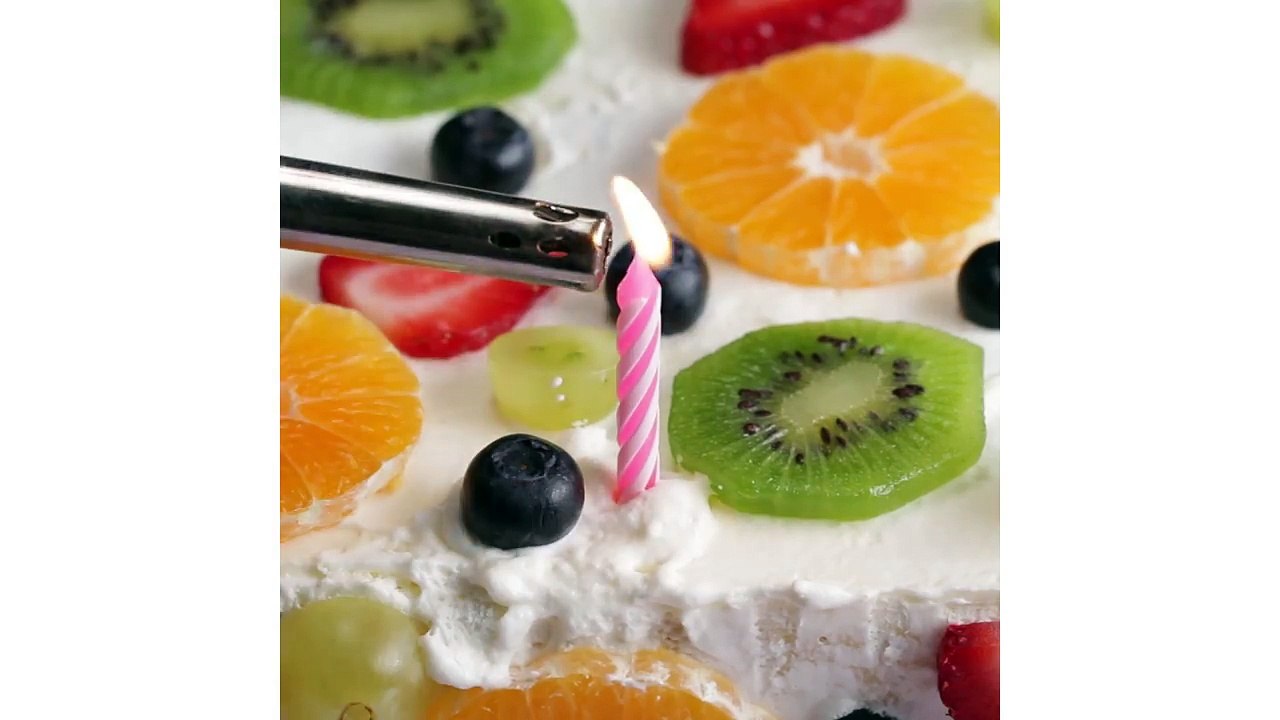 Turn Store Bought Cakes Into Themed Cakes For Birthdays