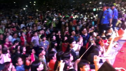 Trường Giang diễn tại Kon Tum thu hút hơn 20,000 khán giả