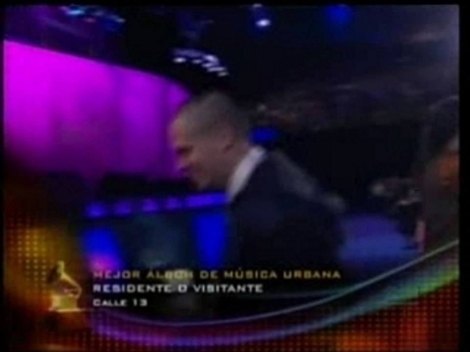 Calle 13 Ganador Album Urbano - Latin Grammy07