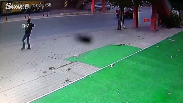 Karaman Vincin çarptığı yaya üst geçidi otomobilin üstüne yıkıldı