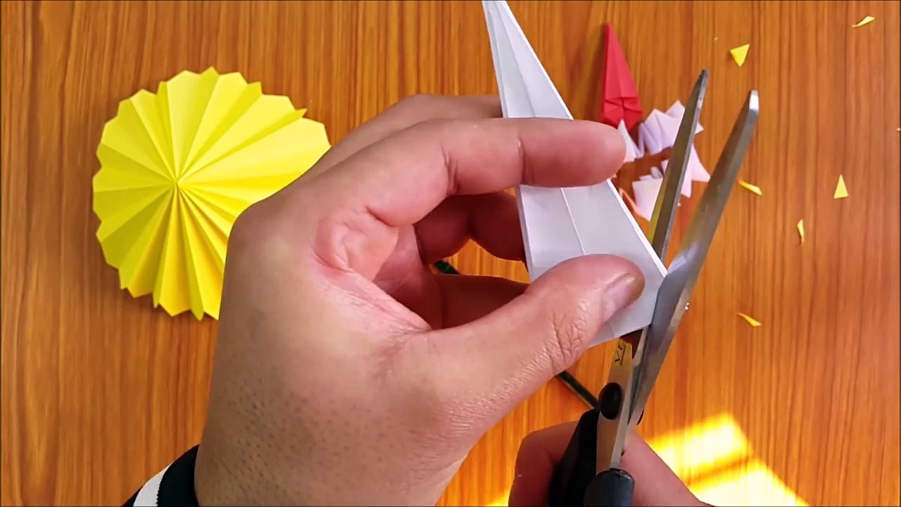 How to make a paper umbrella that open and closes- Step by step process.