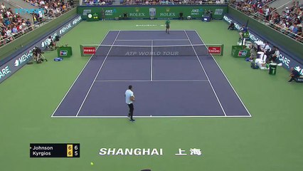 Kyrgios pête un plomb et se barre après la perte du 1er set...