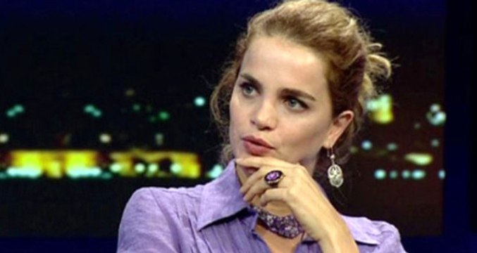 Tuğçe Kazaz'dan Vize Kriziyle İlgili Beyin Yakan Dolar Önerisi!