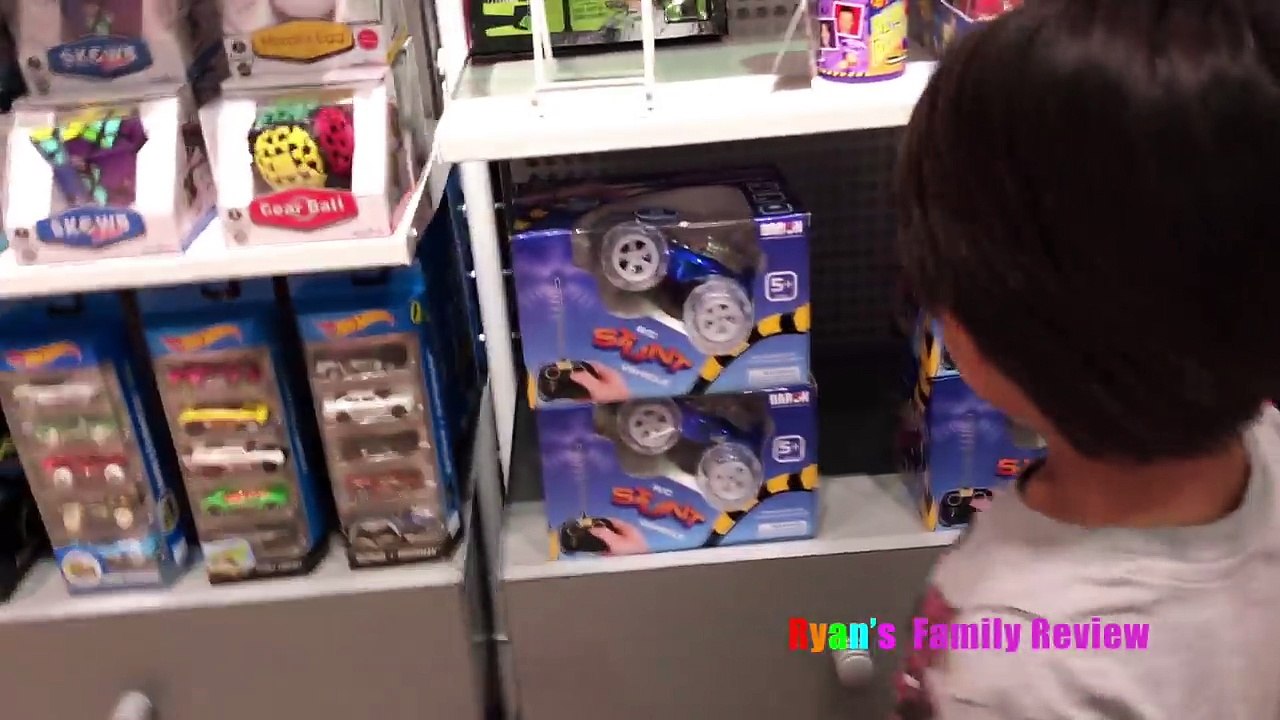 Family Fun Vacation! Kid Airplane Trip Disney World! Sour Ice Cream Candy! Ryans Family Review Vlog