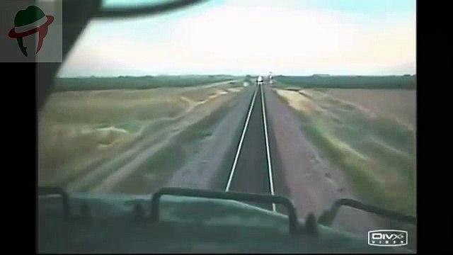 SCONTRO FRONTALE TRA TRENI