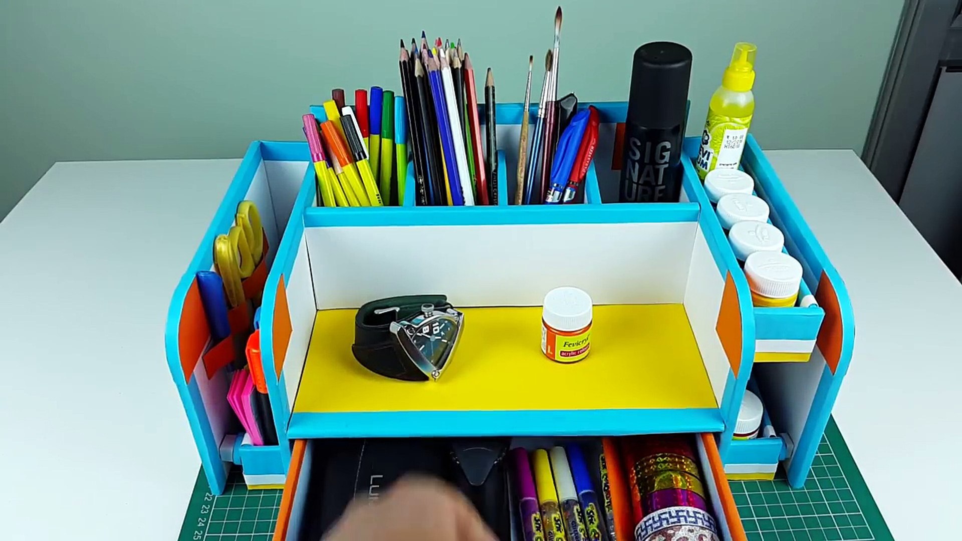 A stylish and comp DIY desk organizer/ drawer organizer out of cardboard., image size:1920x1080