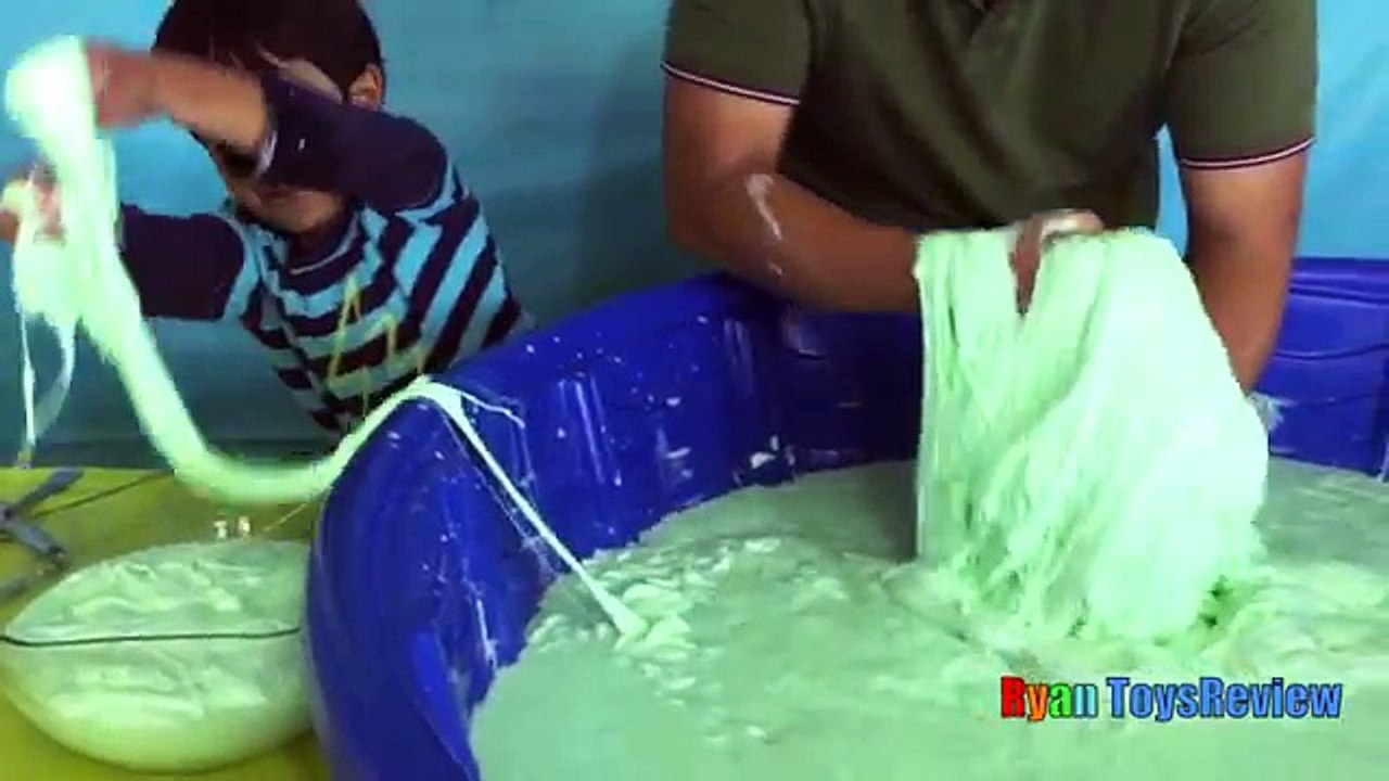HOW TO MAKE GIANT SLIME GOO in Kiddie Pool Disney Cars toys McQueen Mater Spiderman Minions