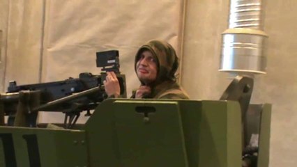 Ce soldat Norvégien fait l'imbécile... tout le temps et partout !!