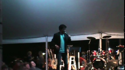 Kavan Hashemian sings 'I Can Help' Elvis Week 2015