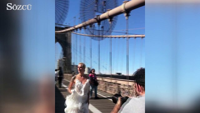 Didem Soydan beyaz elbisesi ile yürekleri hoplattı