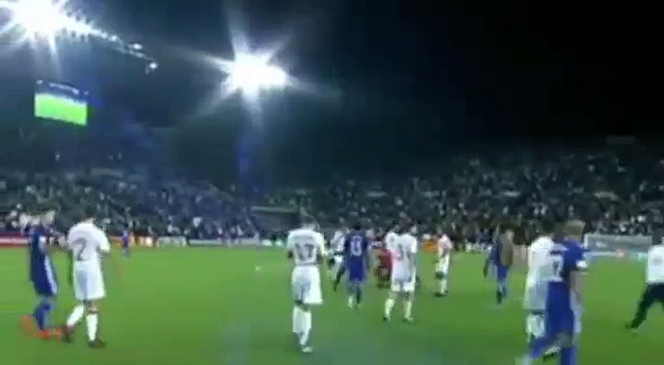 Isco attacked by a fan with knife during Israel - Spain