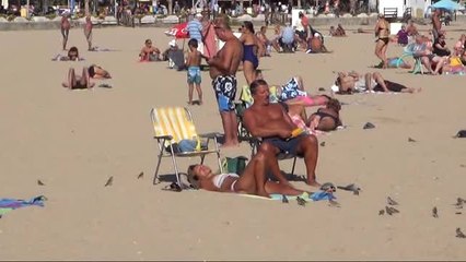 Didim'de Ekim Ayında Plaj Keyfi