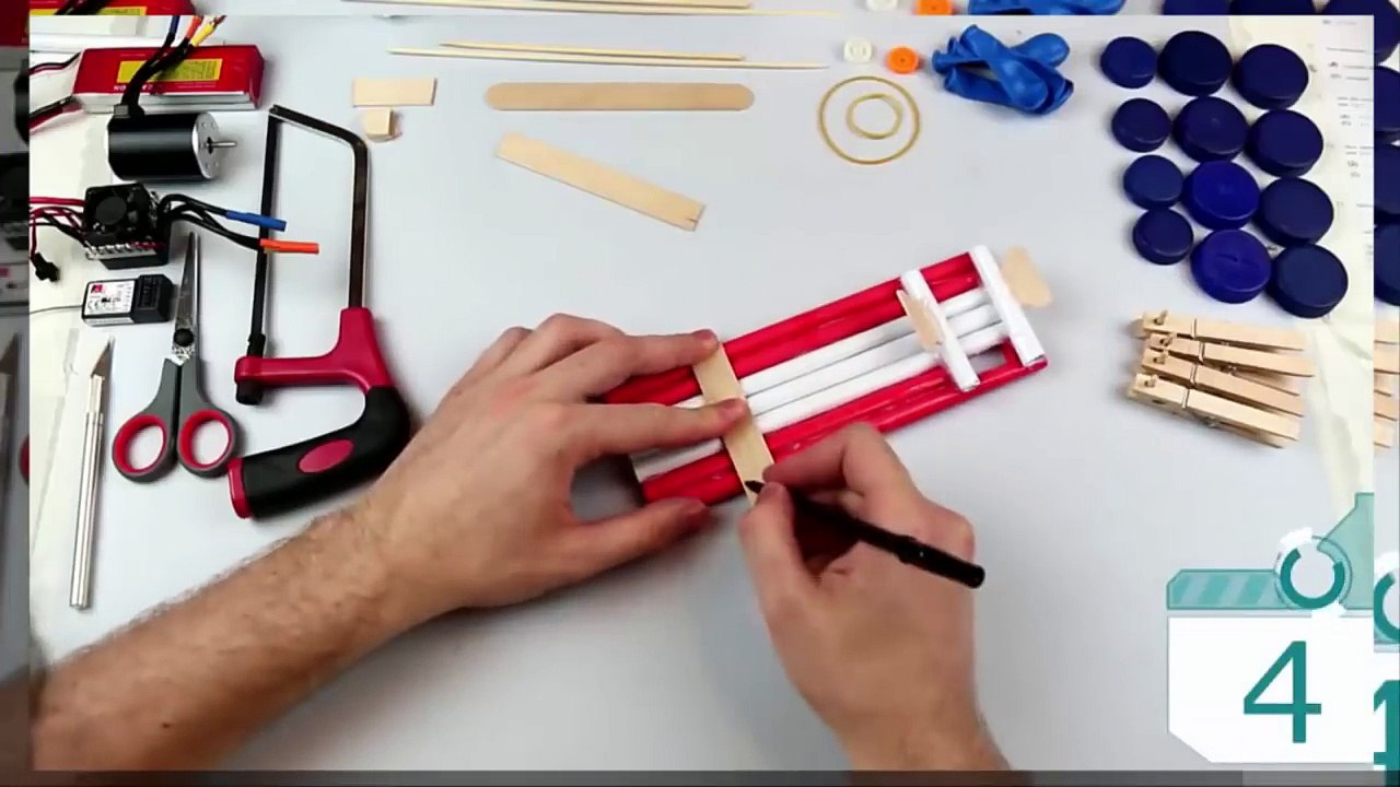 Cách làm một chiếc xe đồ chơi bằng giấy, thật đơn giản