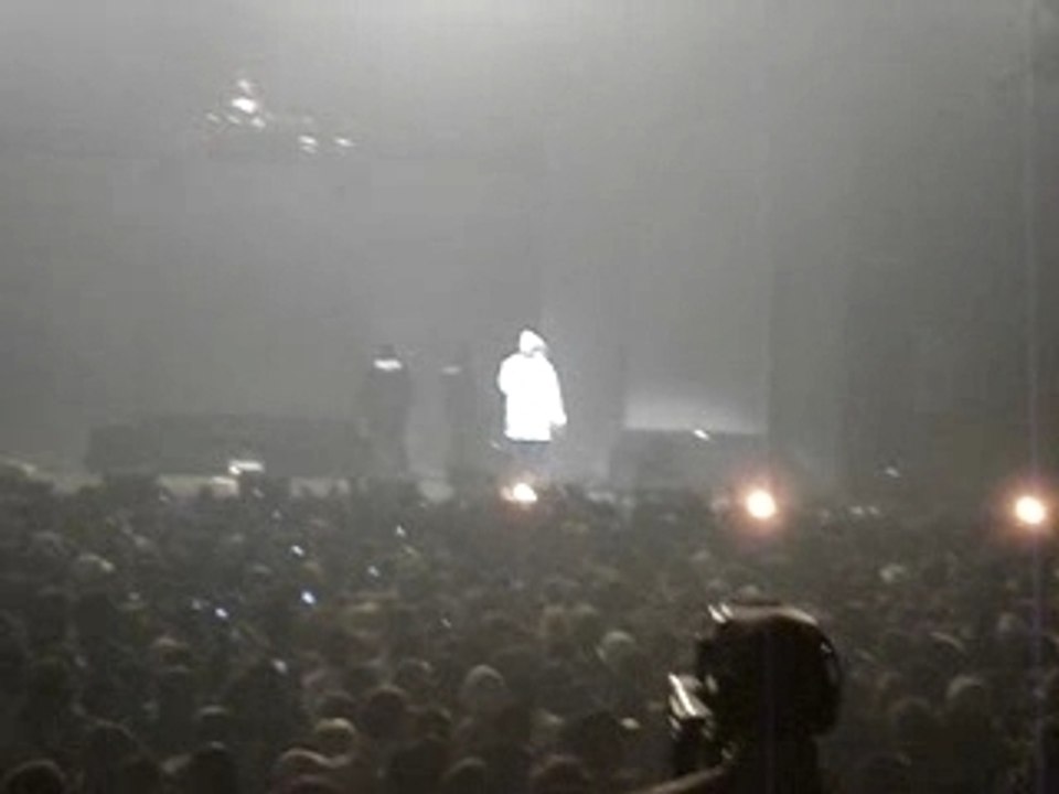 Booba calme une partie du public (Zenith 06.02.2007)