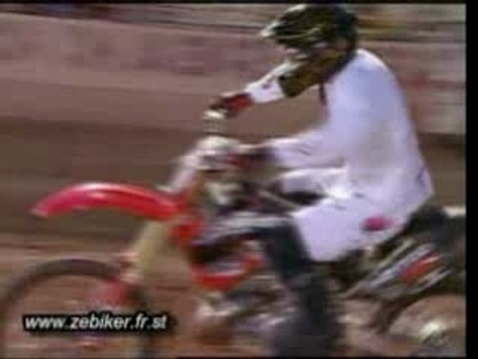 Régis fait de la moto