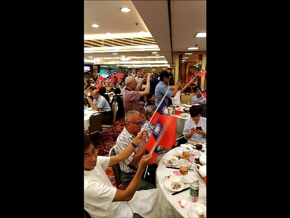 香港各界團體慶祝中華民國建國106年雙十國慶晚會：「梅花」一出，誰與爭風！