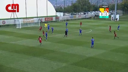 Portugal começou a festejar com este golaço de João Carvalho
