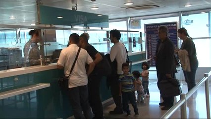 ABD'li Yolcular Atatürk Havalimanı'nda Vize Engeline Takıldı