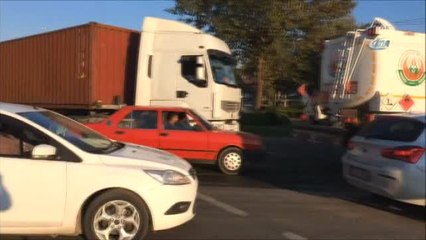 Turgutlu'da Faciadan Dönüldü...iş Makinesi Doğalgaz Ana Hattını Deldi