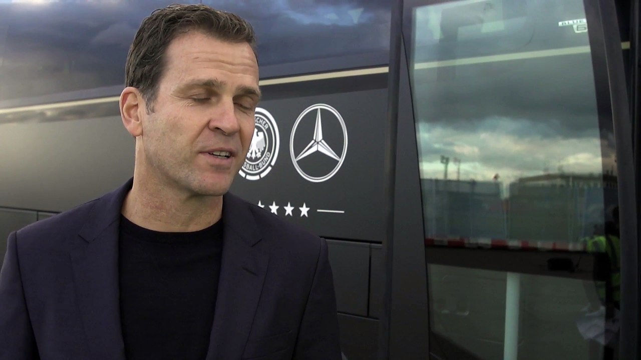 Übergabe des neuen Mercedes-Benz Travego M an den DFB - Interview Oliver Bierhoff