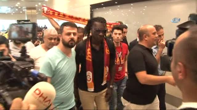 Gomis'e Hakarete 3 Yıla Kadar Hapis İstemi