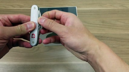 BOSE QC35 - QuietComfort 35 - Unboxing and Review in 4K