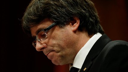 Katalonya bağımsızlığı askıya aldı